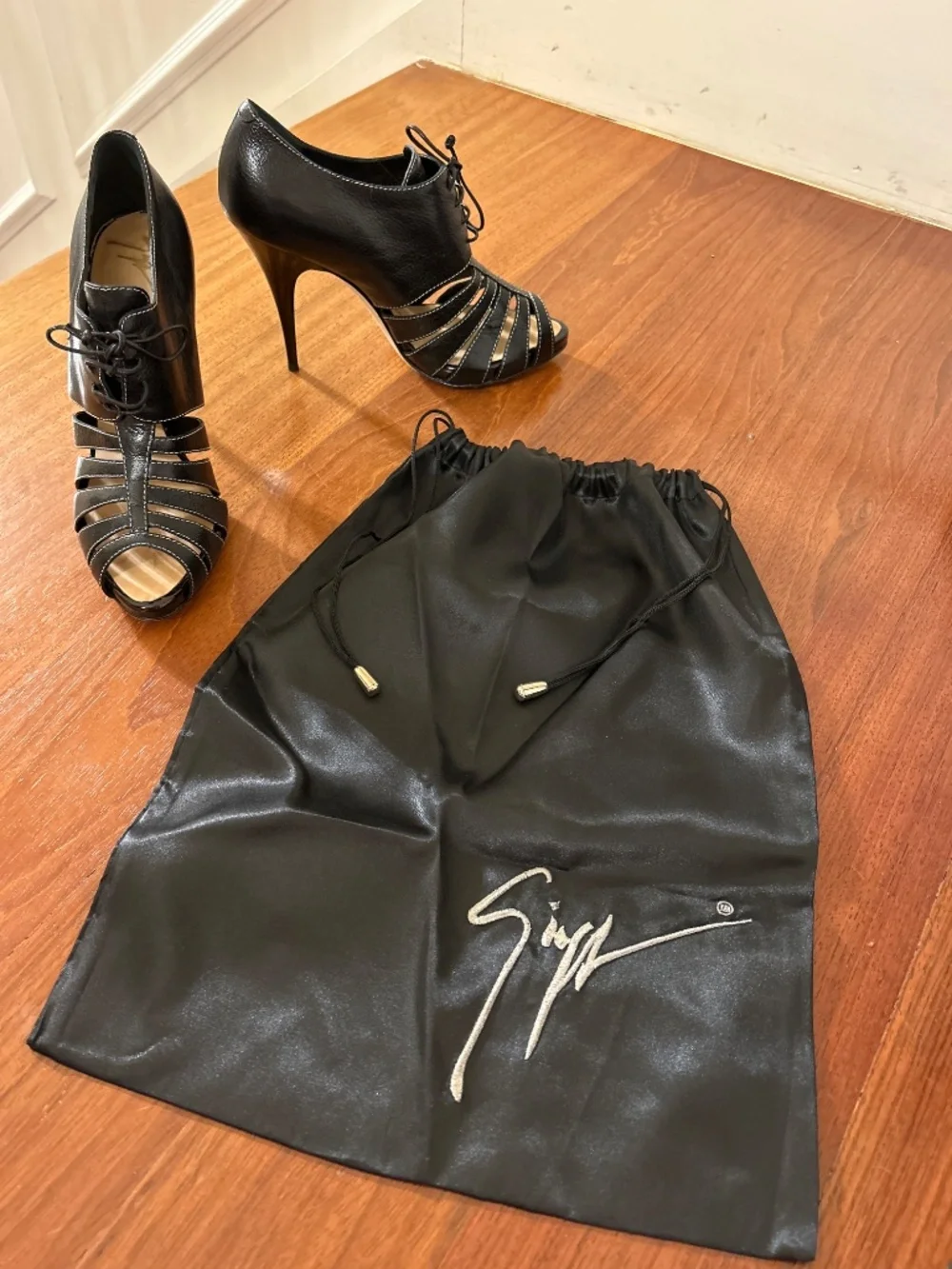 Brand New Giuseppe Zanotti Black Leather Shoes SZ 7 1/2 NWT - Picture 3 of 6